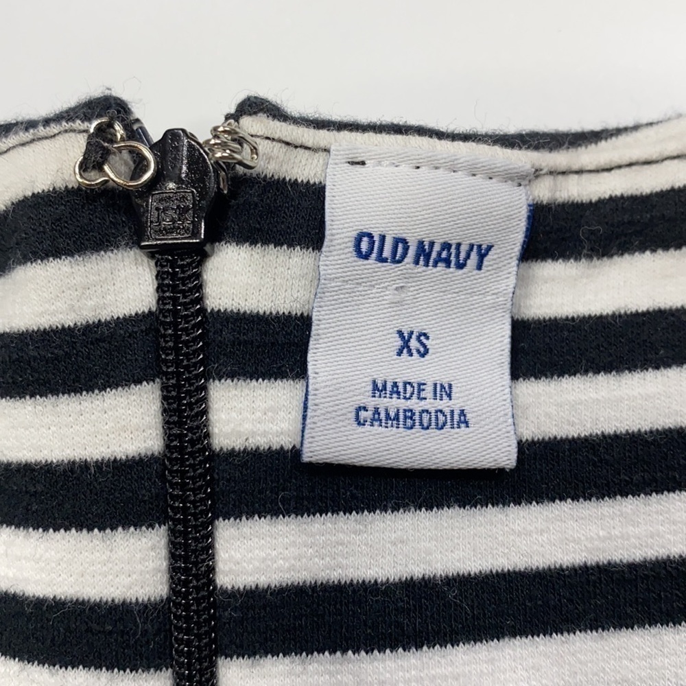 Old Navy Black White Striped Short Sleeve Dress - Picture 7 of 9